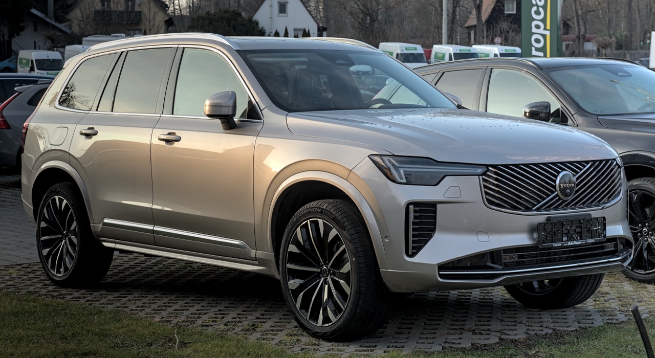 Volvo XC90 Plus trim — family sweet spot, Cape Coral and Fort Myers FL